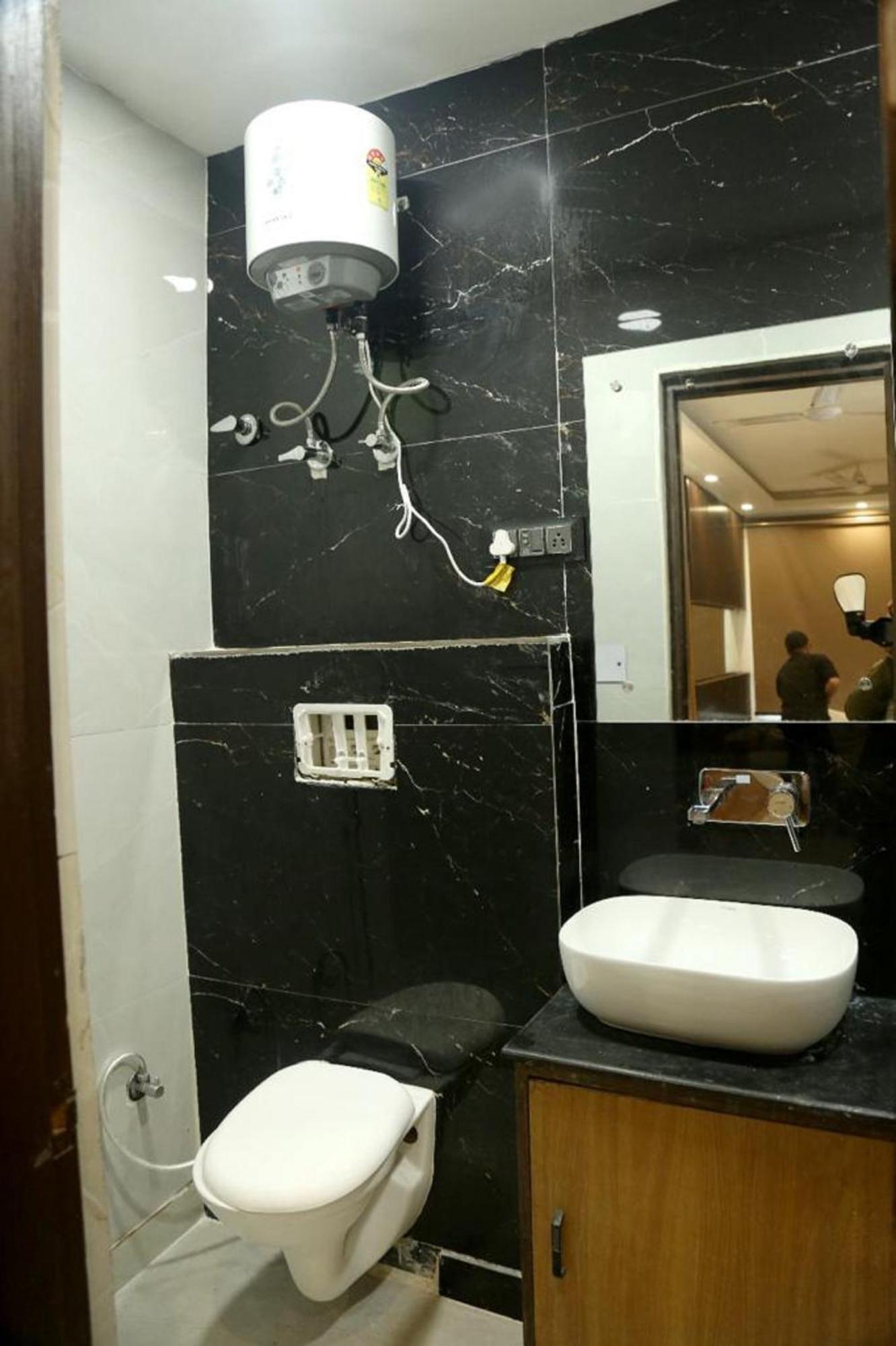 Bunk Hostel Delhi Best Backpacking Accommodation ニューデリー エクステリア 写真